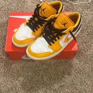 Jordan 1 Low - Taxi